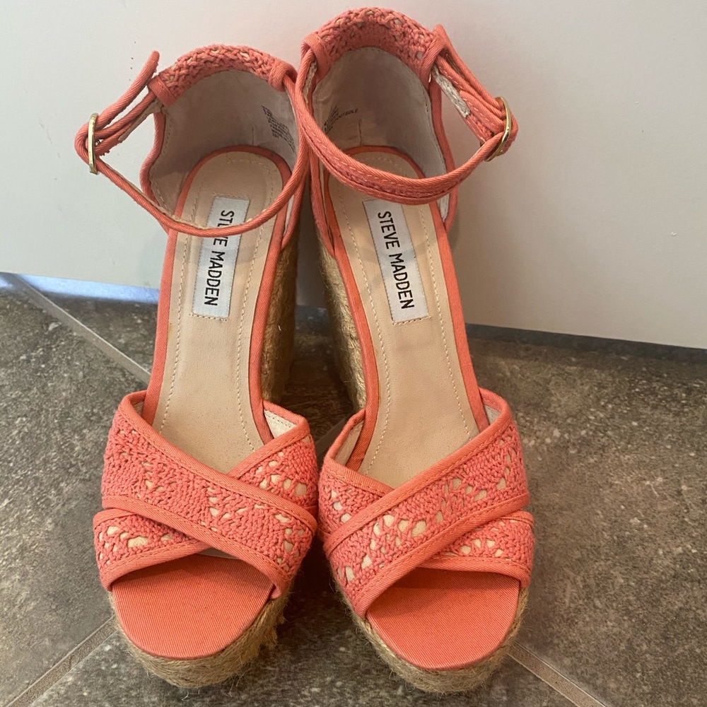 Steve Madden coral/pink crochet espadrille  wedges